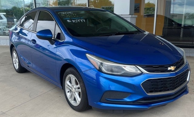 Used 2016 Chevrolet Cruze LT with VIN 1G1BE5SM3G7290204 for sale in Hillsboro, OH