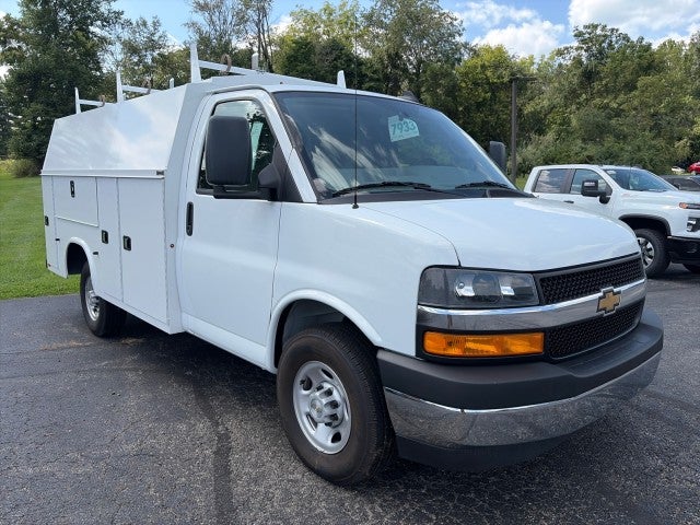 2025 Chevrolet Express Cutaway 3500 1WT
