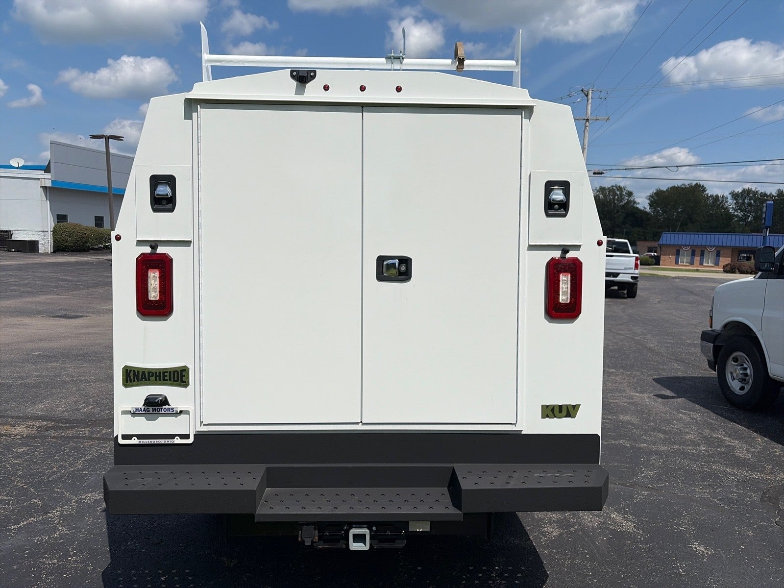 2025 Chevrolet Express Cutaway 3500 1WT
