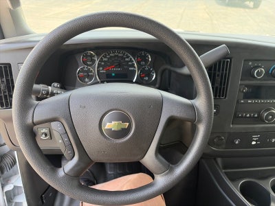 2025 Chevrolet Express Cutaway 3500 1WT
