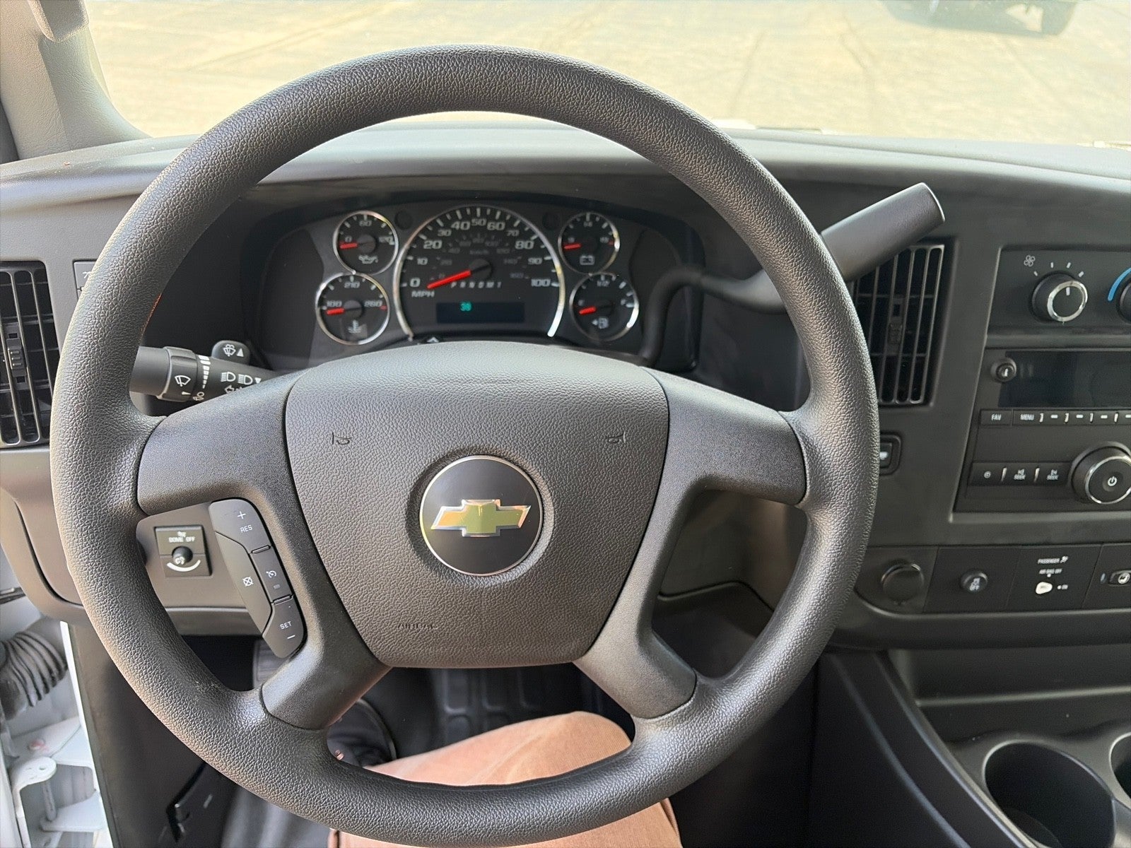 2025 Chevrolet Express Cutaway 3500 1WT