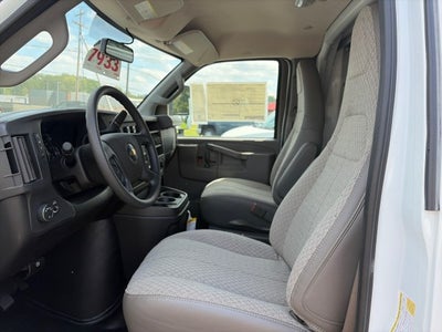 2025 Chevrolet Express Cutaway 3500 1WT
