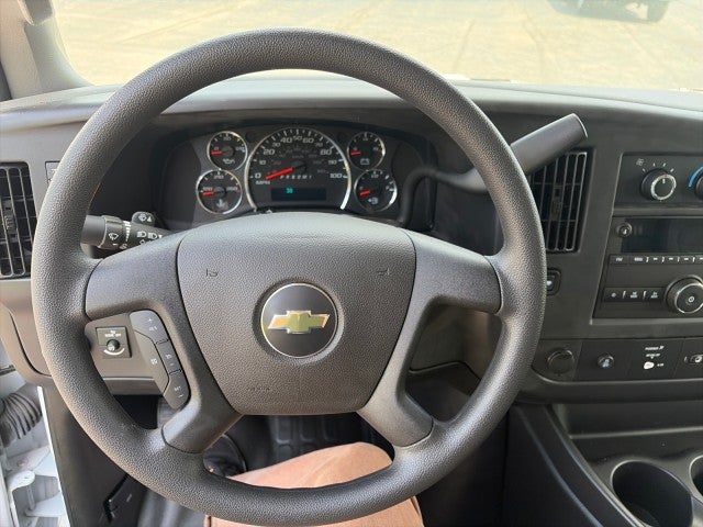 2025 Chevrolet Express Cutaway 3500 1WT