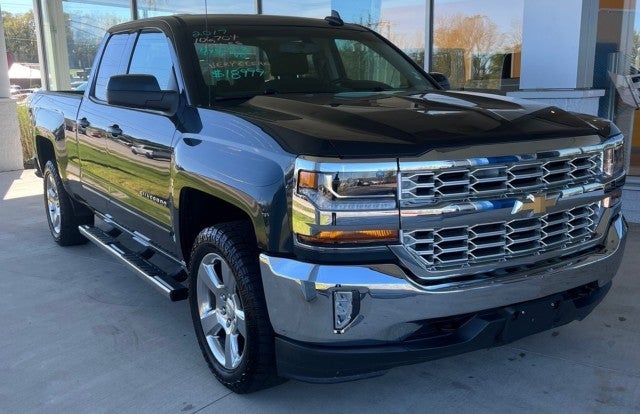 Used 2017 Chevrolet Silverado 1500 LT with VIN 1GCVKREC4HZ153379 for sale in Hillsboro, OH