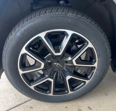 2024 Chevrolet Suburban RST
