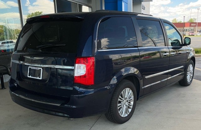 2015 Chrysler Town & Country Touring-L