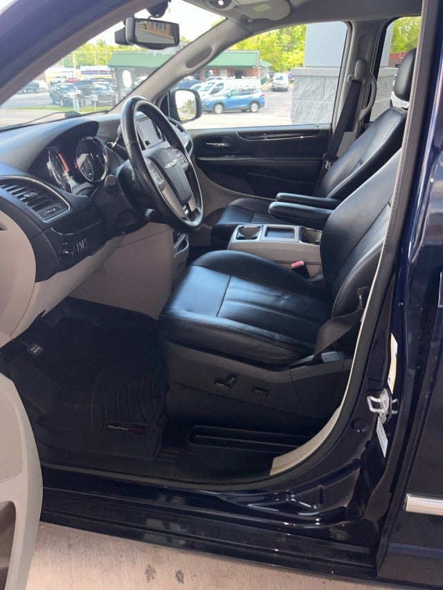 2015 Chrysler Town & Country Touring-L