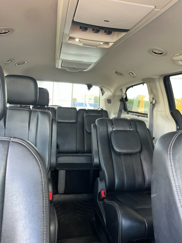 2015 Chrysler Town & Country Touring-L