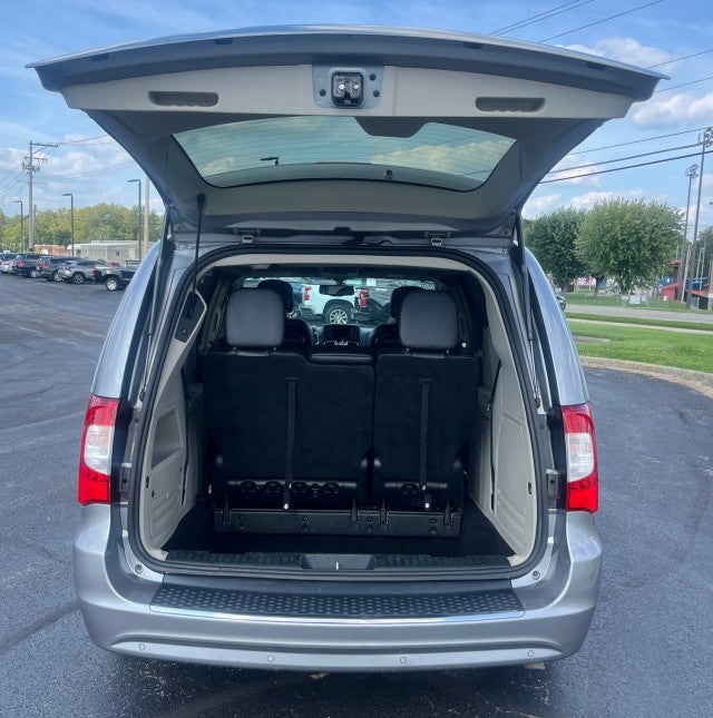 2015 Chrysler Town & Country Touring-L