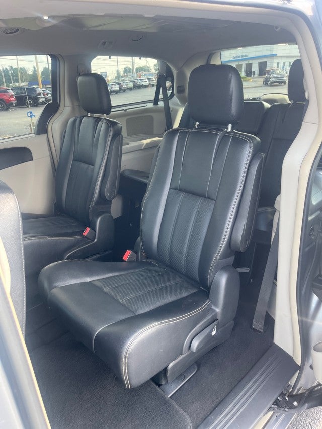 2015 Chrysler Town & Country Touring-L