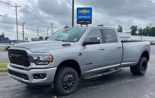 2022 RAM 3500 Big Horn Crew Cab 4x4 8' Box