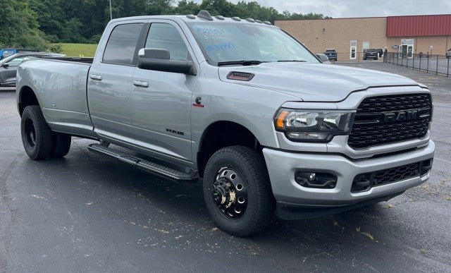 2022 RAM 3500 Big Horn Crew Cab 4x4 8' Box