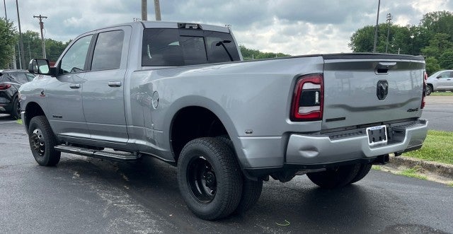 2022 RAM 3500 Big Horn Crew Cab 4x4 8' Box